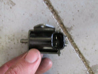 Load image into Gallery viewer, 2000 Yamaha outboard Z200TXRY 2 stroke 200hp oil solenoid pump 68F-13100-00-00
