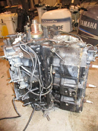 Load image into Gallery viewer, Johnson OceanRunner 200hp outboard crankcase powerhead FOR PARTS

