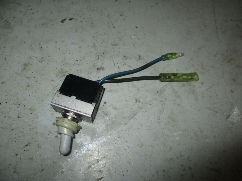 2006 VZ200TLR Yamaha 200 hp Vmax HPDI outboard emergency oil switch