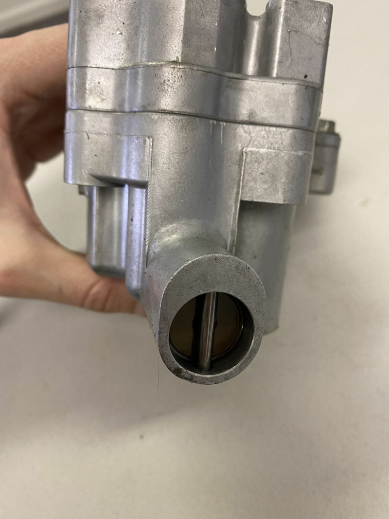 Suzuki DF150 150hp outboard oil pump (16400-96J00)