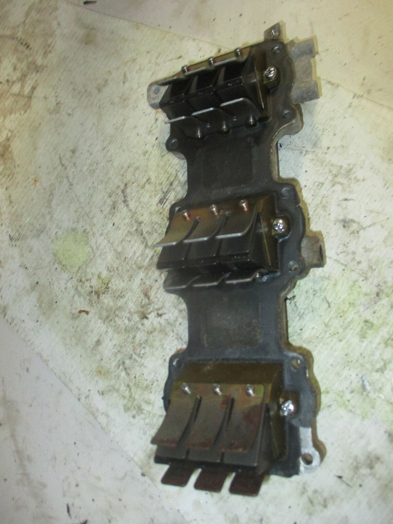 Yamaha 85hp 2 stroke outboard intake manifold with reed valves (688-13641-00-94)