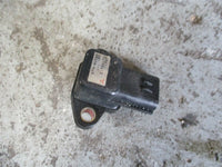 Load image into Gallery viewer, 2003 yamaha VMAX OX66 150hp fuel injection outboard pressure sensor 67h-82380
