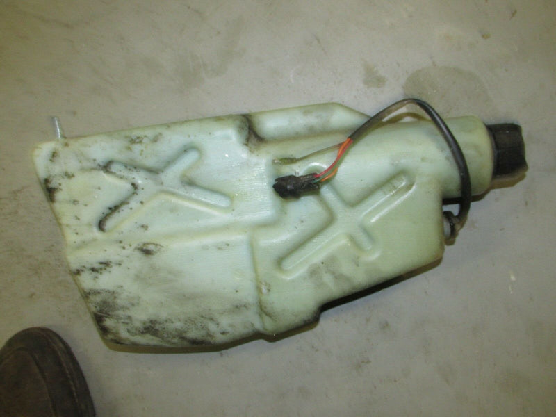 2000 Suzuki outboard DT115S 2-stroke 11503-031202 oil tank 69110-94602