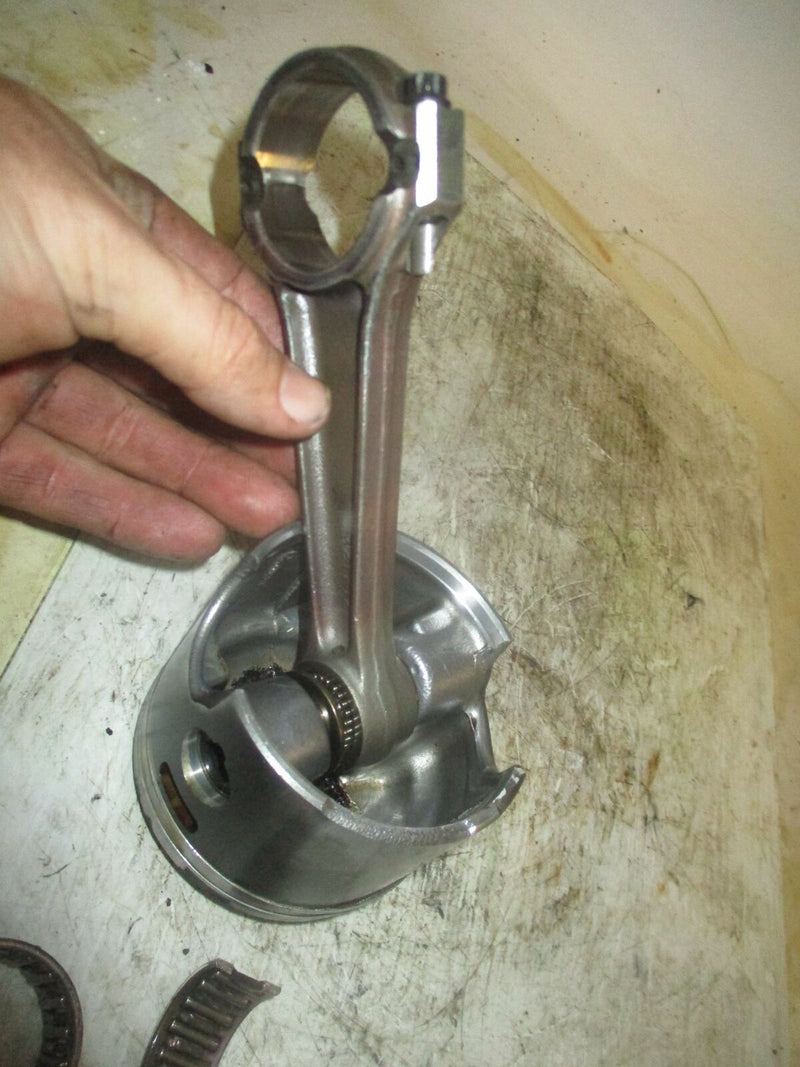 Johnson 90hp 2 stroke outboard 0.020 starboard piston and rod (0439520)