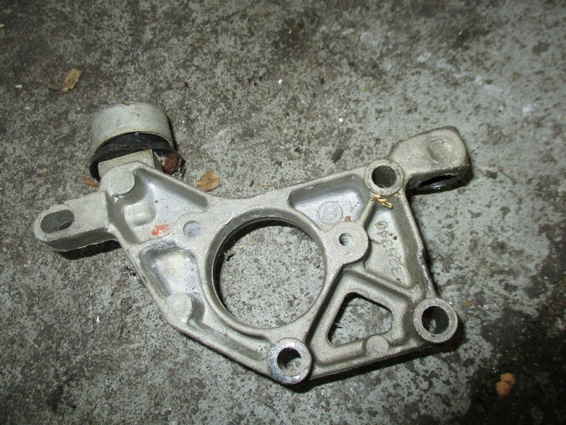 1997 Johnson 35hp AML35D outboard bracket 325340