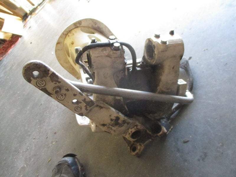 Johnson Evinrude V6 2 stroke outboard swivel bracket