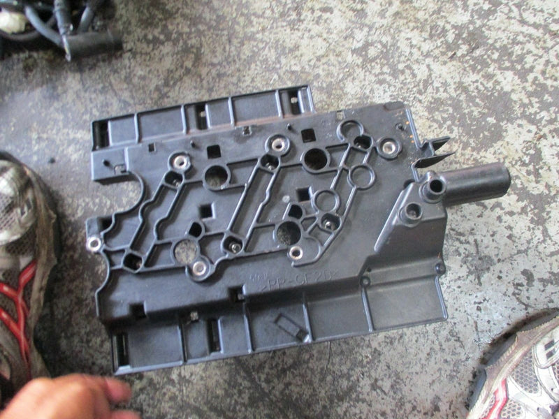 2005 Yamaha outboard F225TXRD 4 stroke 225hp Ignition coil mounting 69j-82316