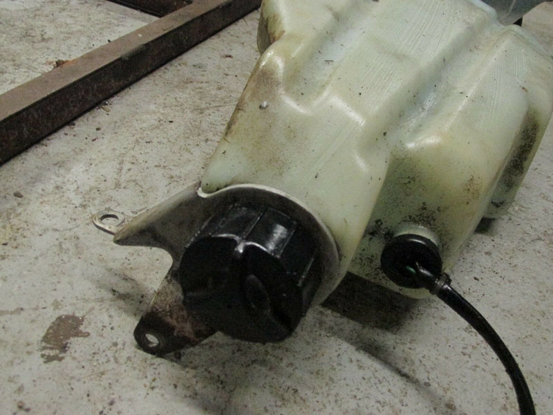 1997 Suzuki DT140 2 stroke 140hp 14003-751427 oil tank 69110-94602