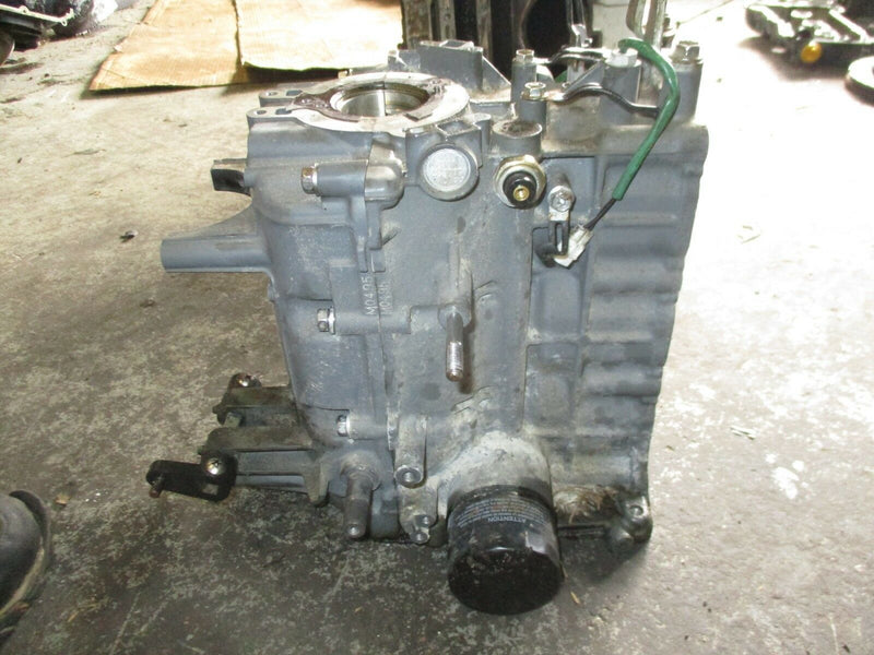 2004 Suzuki 50hp DF50 4 stroke outboard crank case block 11300-87J01-019