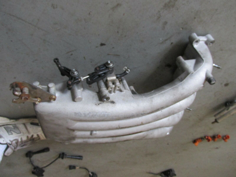 Suzuki Outboard DF 140 hp intake manifold + IAC valve 13110-90J00