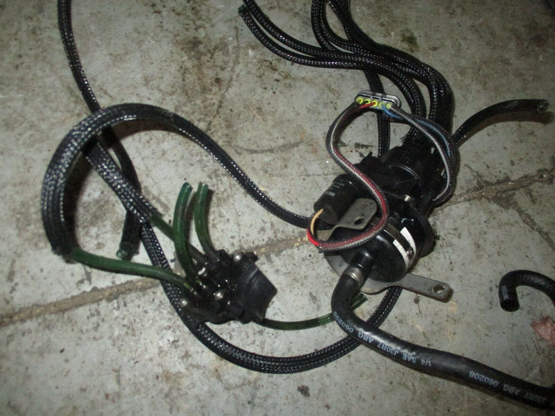 2009 Evinrude outboard 115hp ETEC oil injector and distributor 5007364