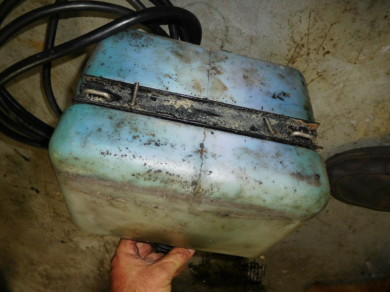 johnson/evinrude OMC Outboard Remote Oil tank with bracket