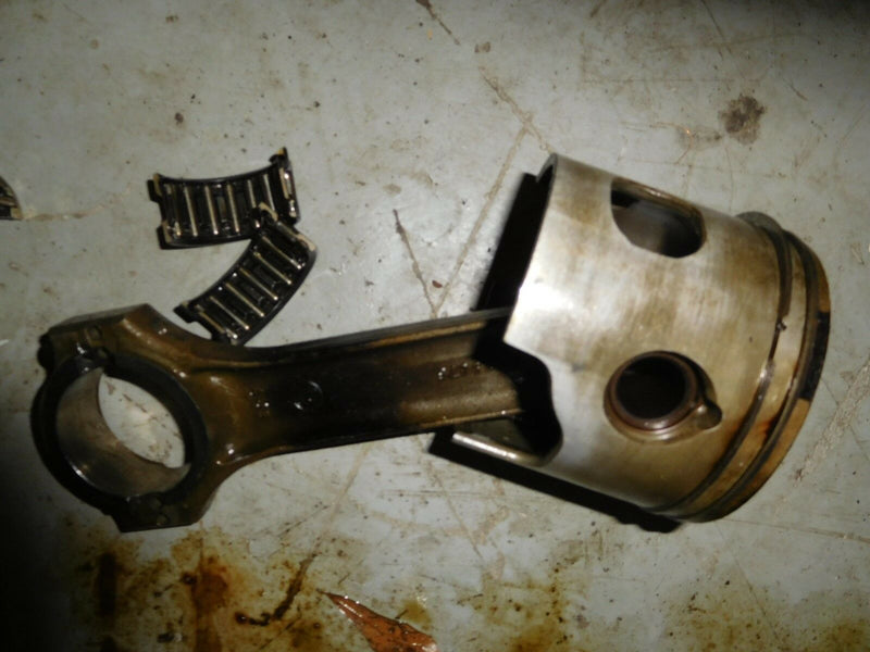 1988 Johnson J200TXCCR outboard STRBD piston and rod 398700, 329876