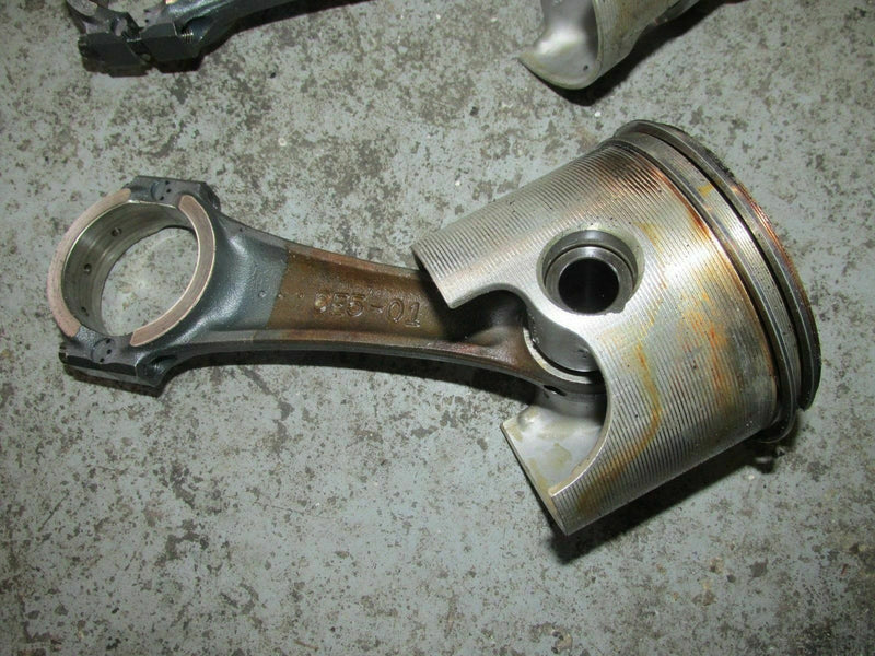 1989 Yamaha 225G-Excel 225 hp V-6 2-stroke stbd piston and rod 6K7-11631-01-93
