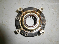 Load image into Gallery viewer, Johnson Evinrude 1988 evinrude E150TXCCA 150hp Crankshaft bearing carrier 321238
