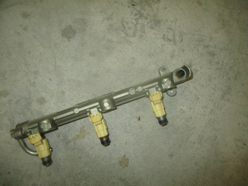 Yamaha 225hp 4 stroke outboard fuel rail and injector set of 3