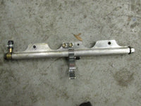 Load image into Gallery viewer, 2004 Johnson outboard 140hp 4-stroke fuel rail 5033537
