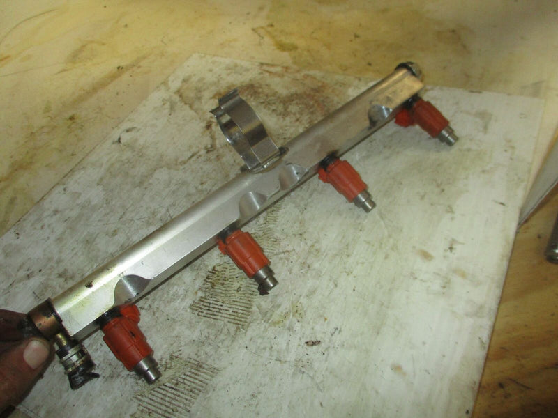 Suzuki DF140 140hp outboard fuel rail with injector set (15751-90J03)
