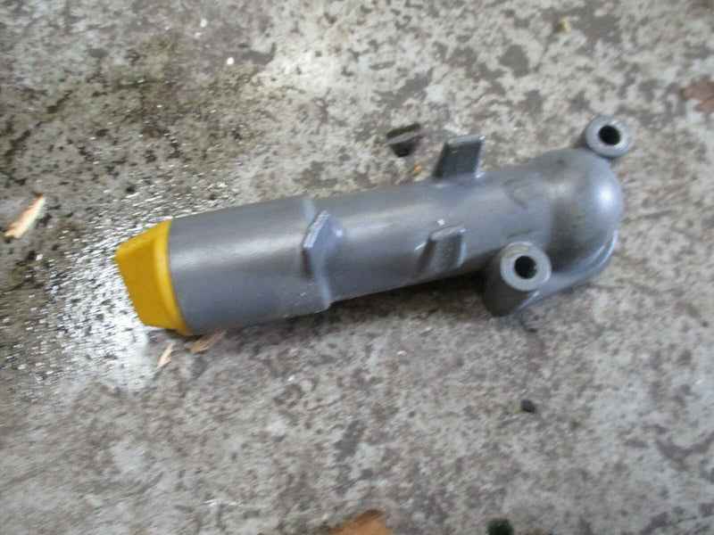 2002 Yamaha Outboard 225 hp 4-stroke outboard oil filler tube