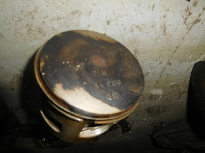 1995 Yamaha 225hp outboard starboard piston and rod (62J-11642-01-86)
