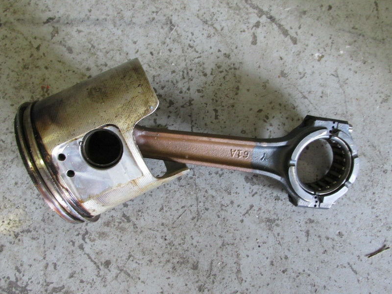 1990 Yamaha saltwater series carbureted 250 ETXD port piston and rod 306952