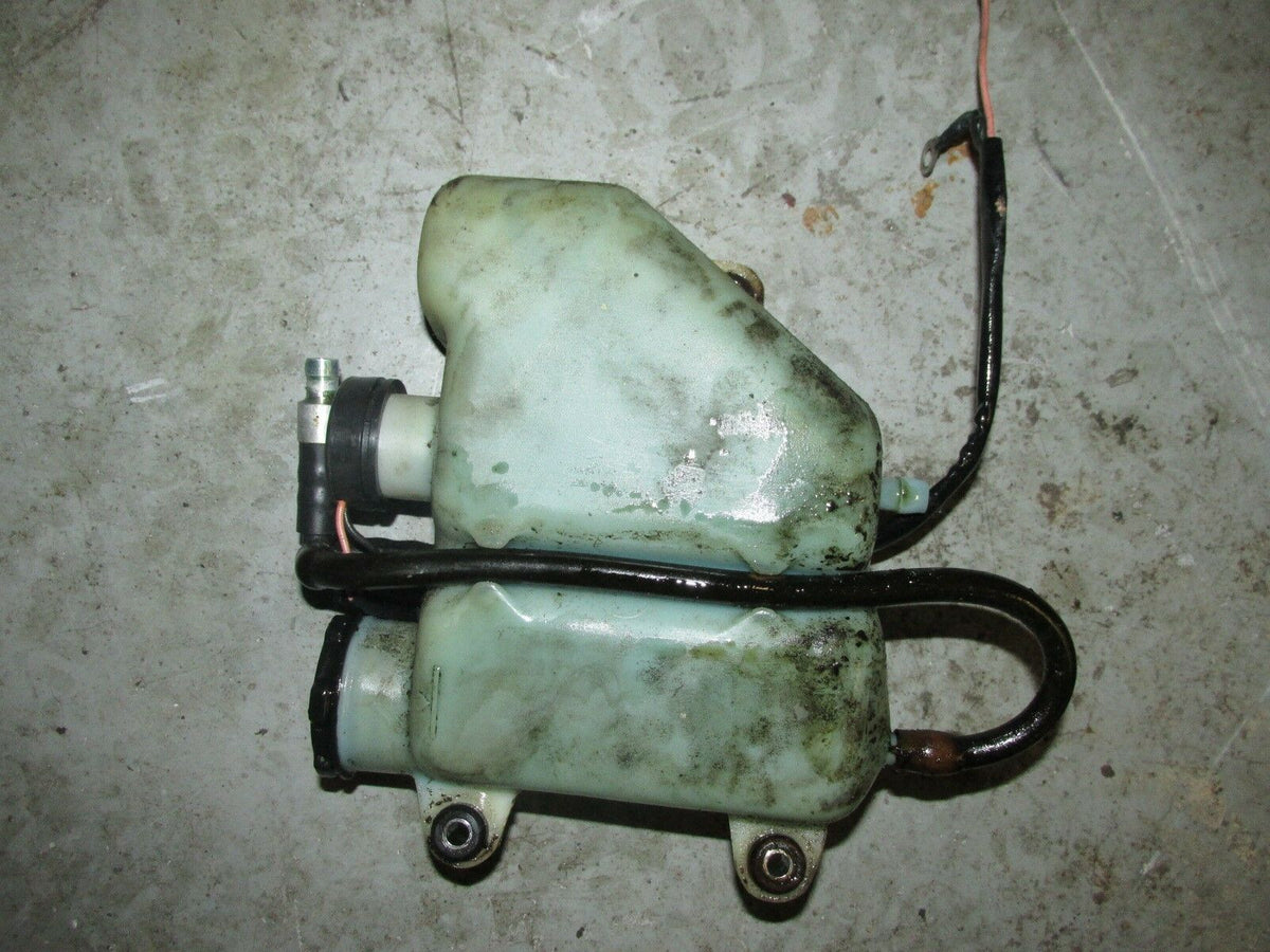 1989 Yamaha outboard 25hp 2-stroke 25LF oil tank 6L2-21707-01-00