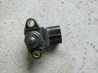 Load image into Gallery viewer, 1999 Yamaha Outboard 225 250 hp TXRX Saltwater series pressure sensor 65L-82380
