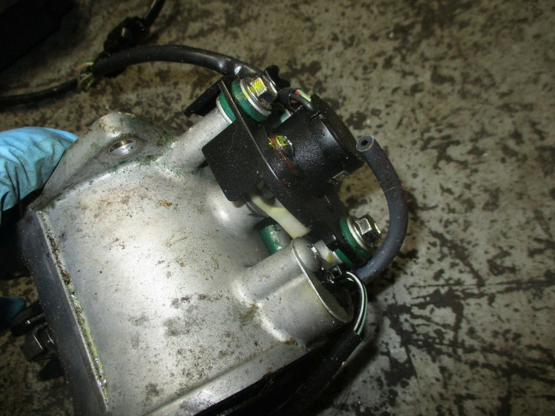 1996 Suzuki outboard DT 225 hp 2-stroke throttle body 13300-92e30