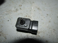 Load image into Gallery viewer, 2000 Suzuki outboard DT115S 2 stroke 115hp air pressure sensor 18590-94600
