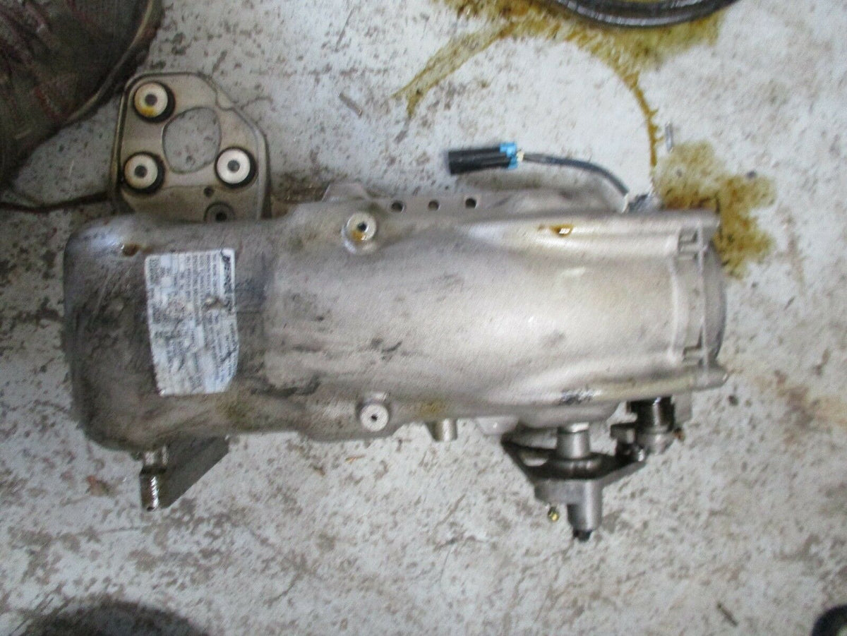 2003 Mercury Optimax 200XL 3.0L outboard Air Plenum with throttle body