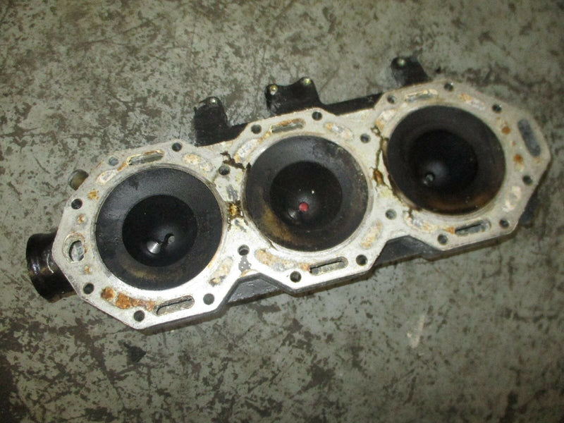 Evinrude ficht outboard 200hp starboard cylinder head