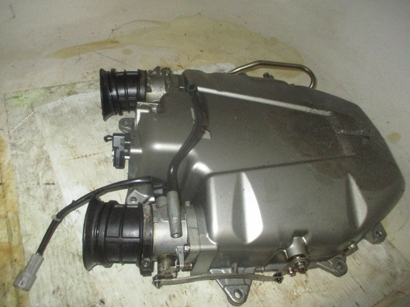 Suzuki DF200 200hp outboard intake collector cover (13140-93J10)