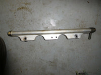 Load image into Gallery viewer, 2001 Suzuki Outboard DF90 Fuel Rail 15750-90J00
