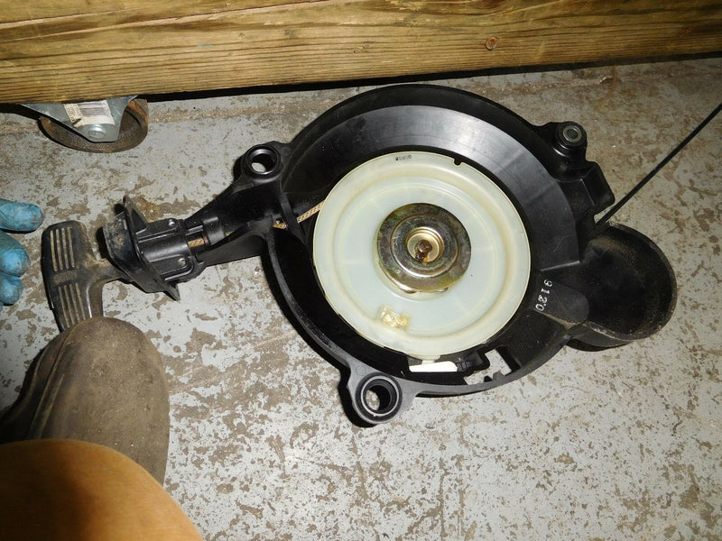 2000 Suzuki outboard DT 25C 02507-031023 manual rope pull start 18100-95D02
