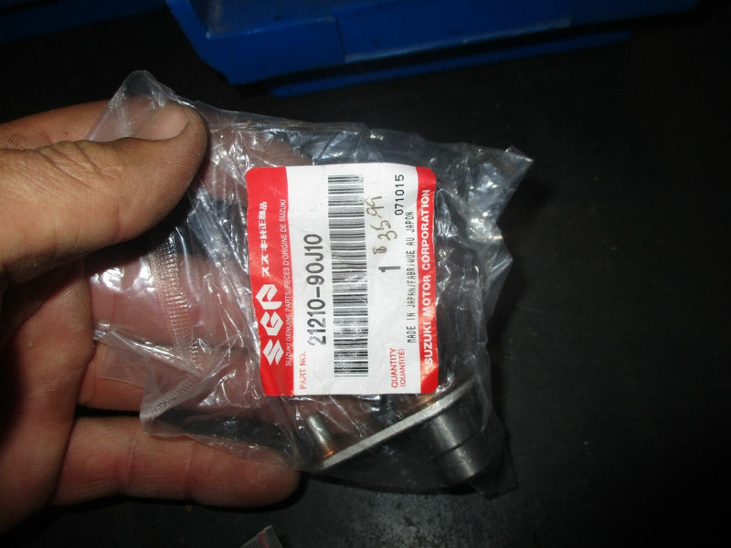 NEW OEM Suzuki outboard clutch shaft (21210-90J10)
