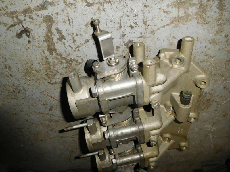 2004 Yamaha 225hp outboard 4 stroke Port intake manifold throttle body 69j-13753