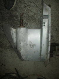 Load image into Gallery viewer, Evinrude 115hp 2 stroke outboard lower unit with 20" shaft FOR PARTS
