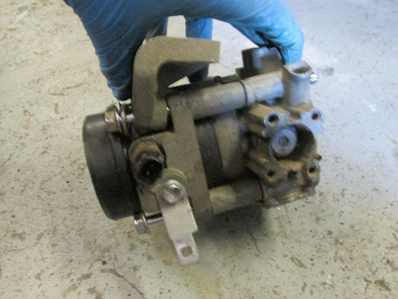 2002 Suzuki outboard DF70 4 stroke 07001F-251935 throttle body w/ CTP 13300-99E0