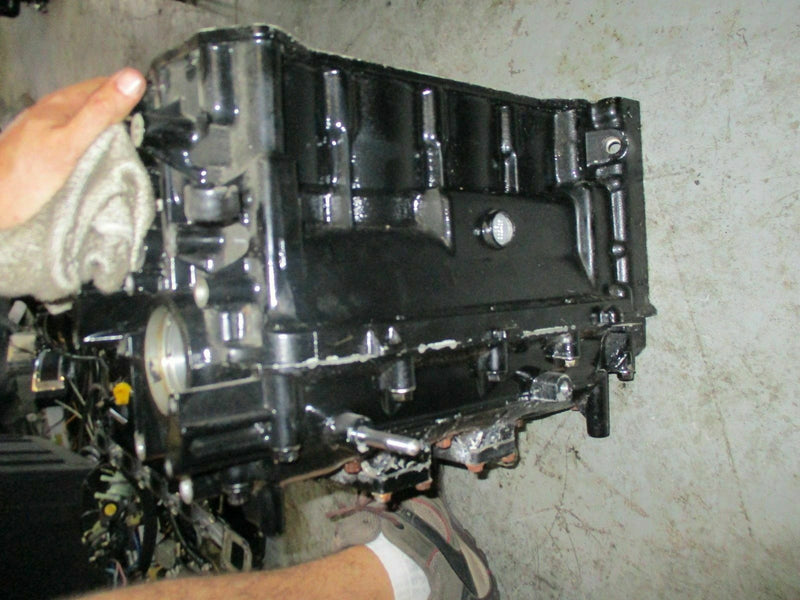 1999 Johnson Evinrude 70 hp 4 stroke outboard Crankcase block