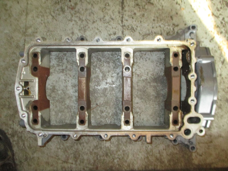 Yamaha F225 TXRC 225 hp 4 stroke outboard crankshaft holder