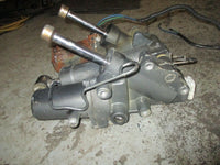 Load image into Gallery viewer, 1998 Suzuki Outboard DT225 2-stroke power tilt and trim unit
