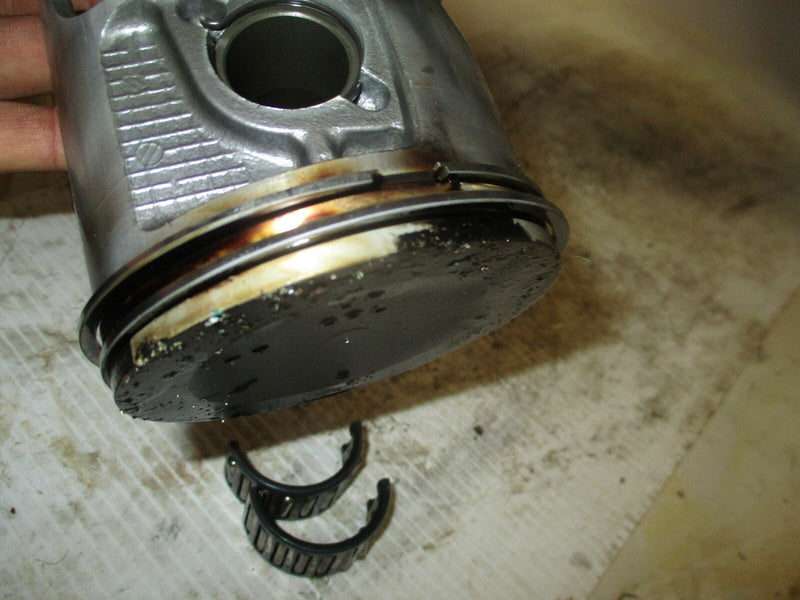 Yamaha SWS 250hp outboard starboard piston and rod (69L-11631-00-85)
