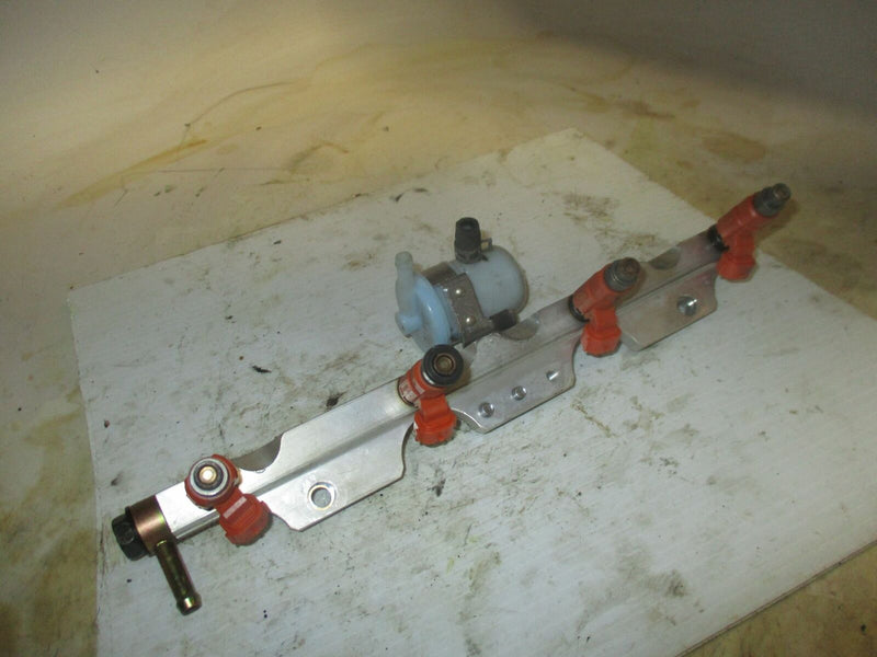 Suzuki DF115 115hp outboard fuel rail with injector set (15750-90J00)