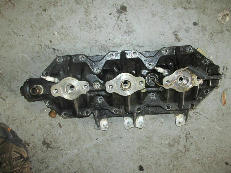 2000 Evinrude Ficht 225hp 2-stroke RE225FCSIG starboard cylinder head 348241