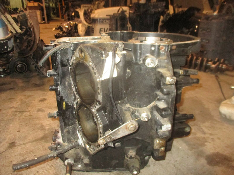 1998 Johnson Ficht 115hp 2-Stroke Outboard Crankcase Block 439546