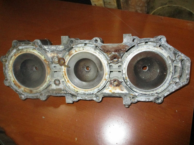Suzuki DT150 150hp outboard cylinder head
