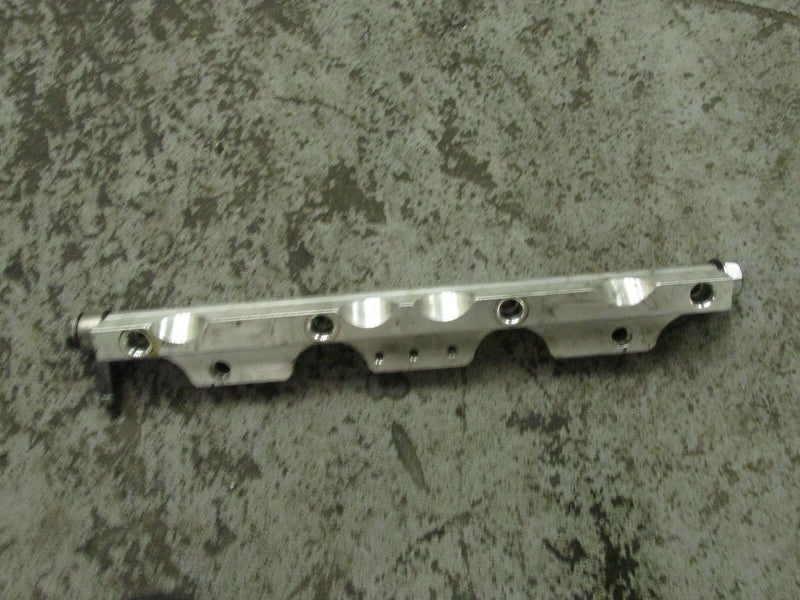 2009 Suzuki outboard DF100 4 stroke 10001F-980755 fuel rail 15750-90J00