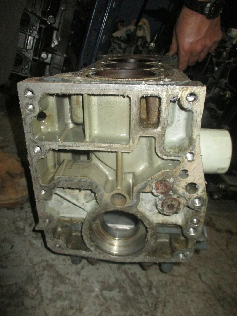 Suzuki DF70 70hp outboard crankcase block