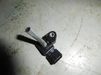 Load image into Gallery viewer, 2008 Yamaha outboard 350 hp V8 4 stroke Pressure sensor 6P2-82380-00-00
