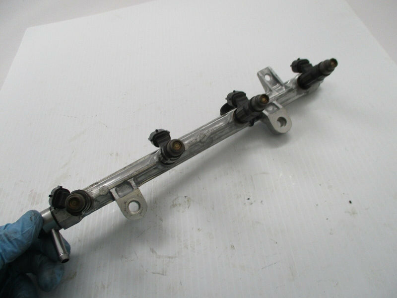 2008 Suzuki DF70 4-stroke outboard fuel rail & injector set 15710-66d00